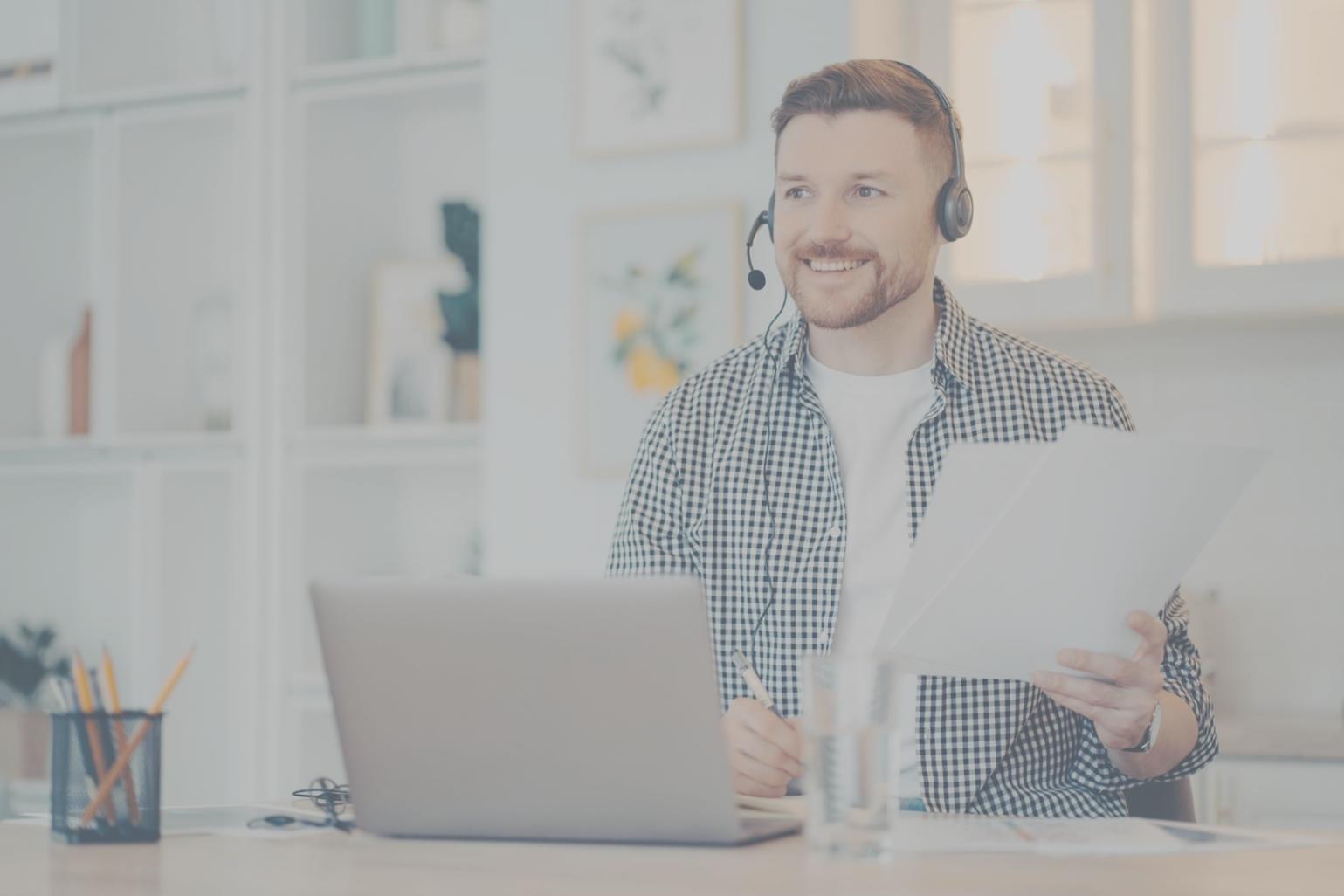Espace de travail moderne avec analyse financière